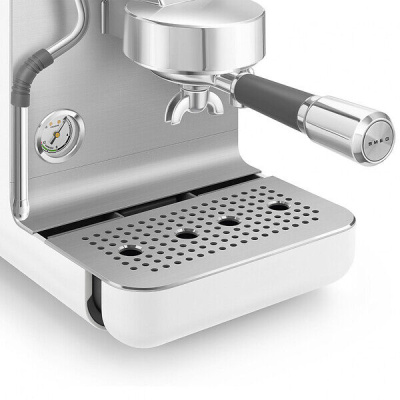 Кофемашина-эспрессо Smeg EMC02WHMEU